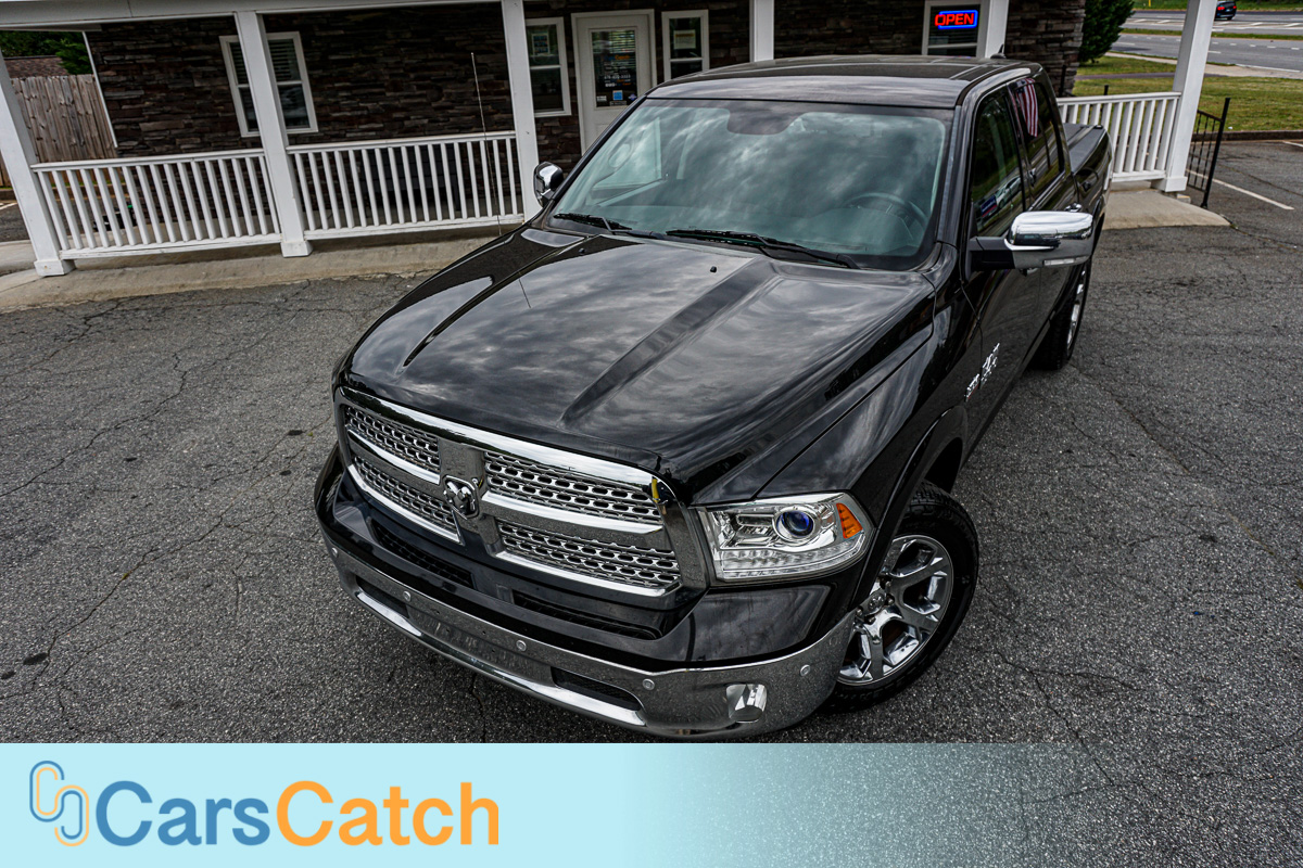 CARSCATCH - Used vehicle - Truck RAM 1500 2017
