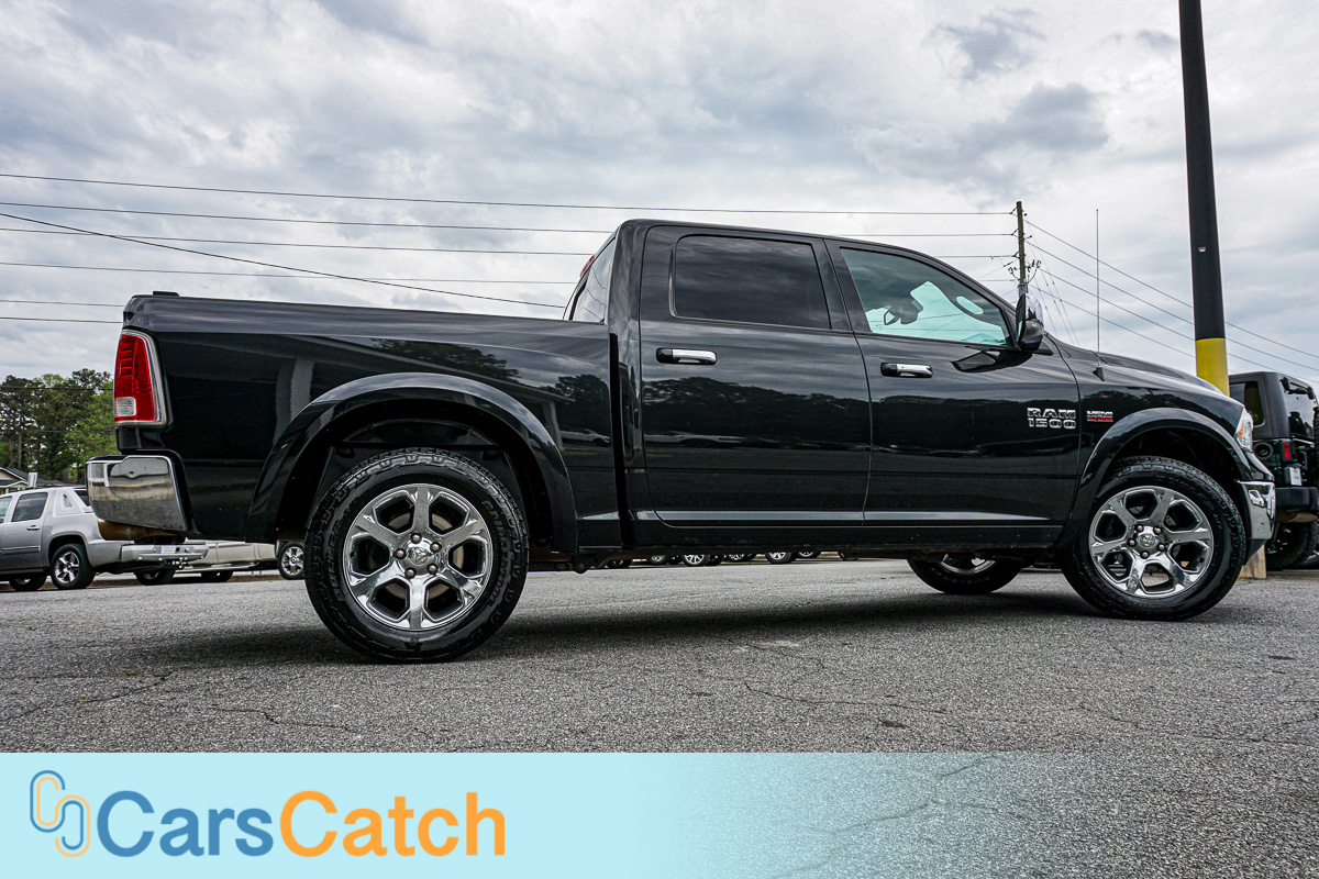 CARSCATCH - Used vehicle - Truck RAM 1500 2017