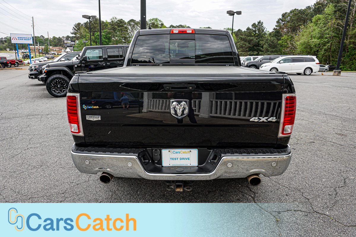 CARSCATCH - Used vehicle - Truck RAM 1500 2017