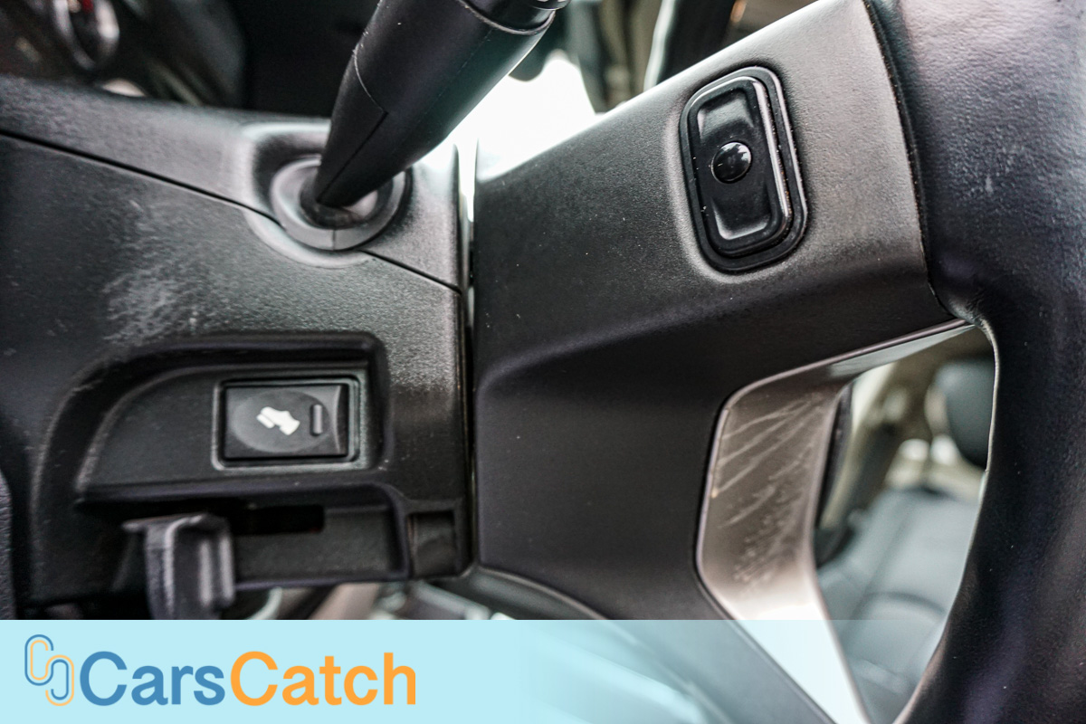 CARSCATCH - Used vehicle - Truck RAM 1500 2017