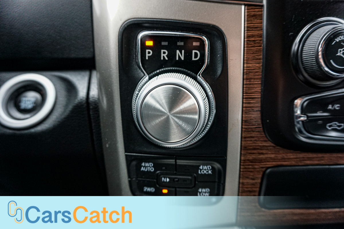 CARSCATCH - Used vehicle - Truck RAM 1500 2017