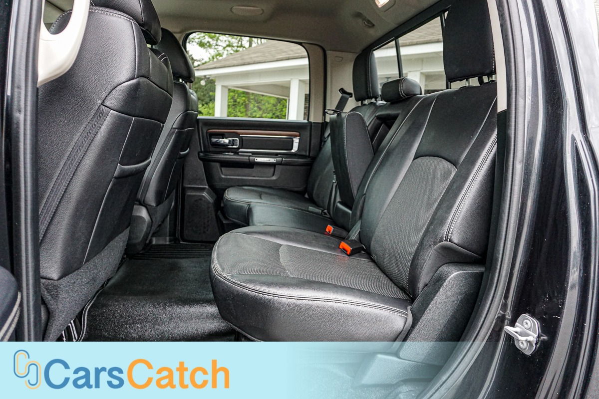 CARSCATCH - Used vehicle - Truck RAM 1500 2017