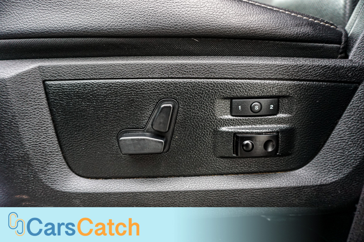 CARSCATCH - Used vehicle - Truck RAM 1500 2017