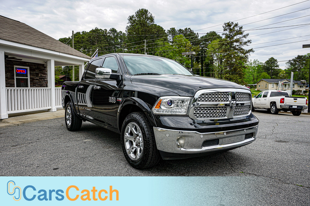 CARSCATCH - Used vehicle - Truck RAM 1500 2017