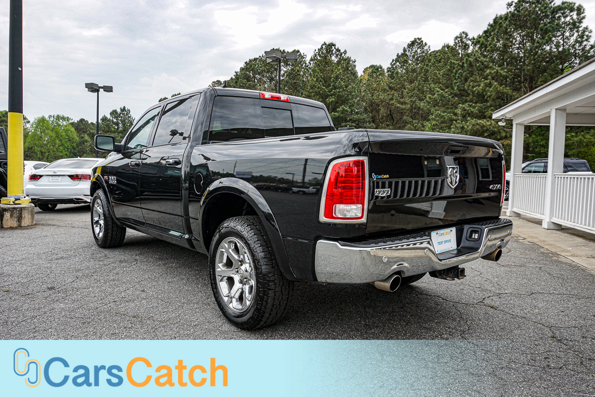 CARSCATCH - Used vehicle - Truck RAM 1500 2017