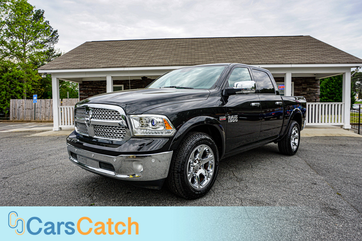CARSCATCH - Used vehicle - Truck RAM 1500 2017