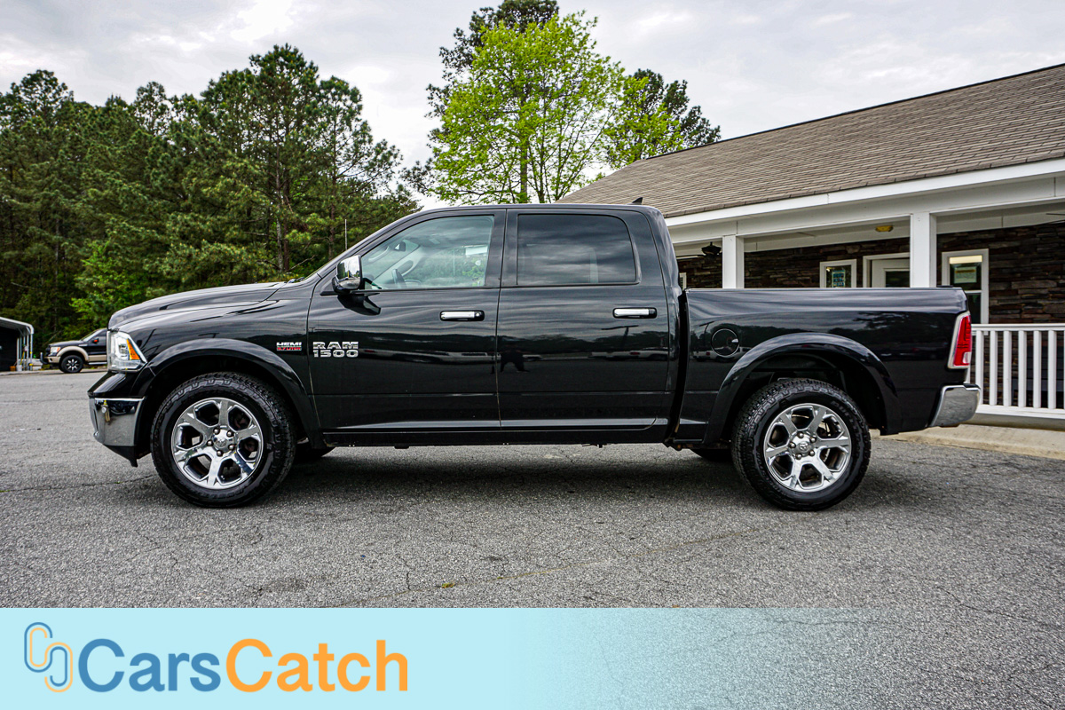 CARSCATCH - Used vehicle - Truck RAM 1500 2017