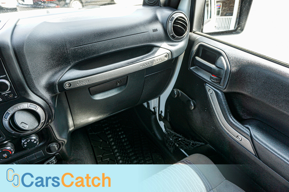 CARSCATCH - Used vehicle - SUV JEEP WRANGLER UNLIMITED 2012