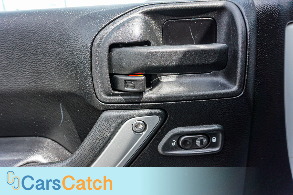 CARSCATCH - Used vehicle - SUV JEEP WRANGLER 2014