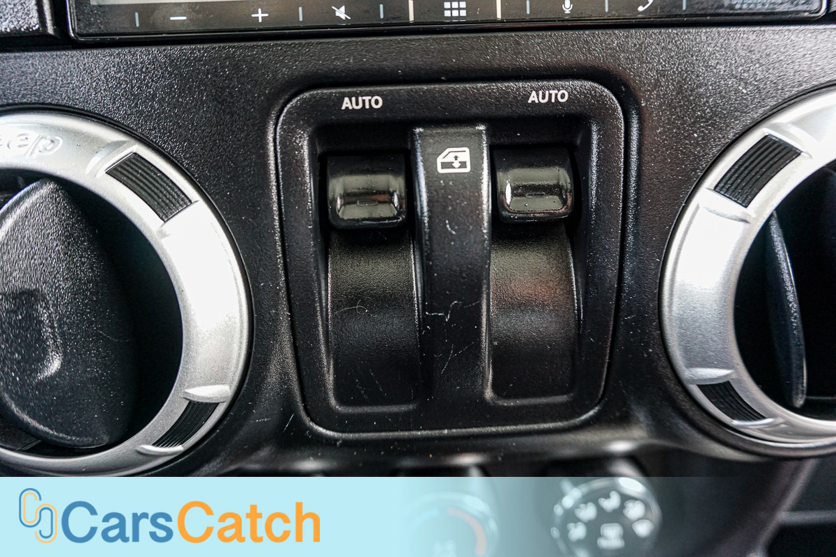 CARSCATCH - Used vehicle - SUV JEEP WRANGLER 2014