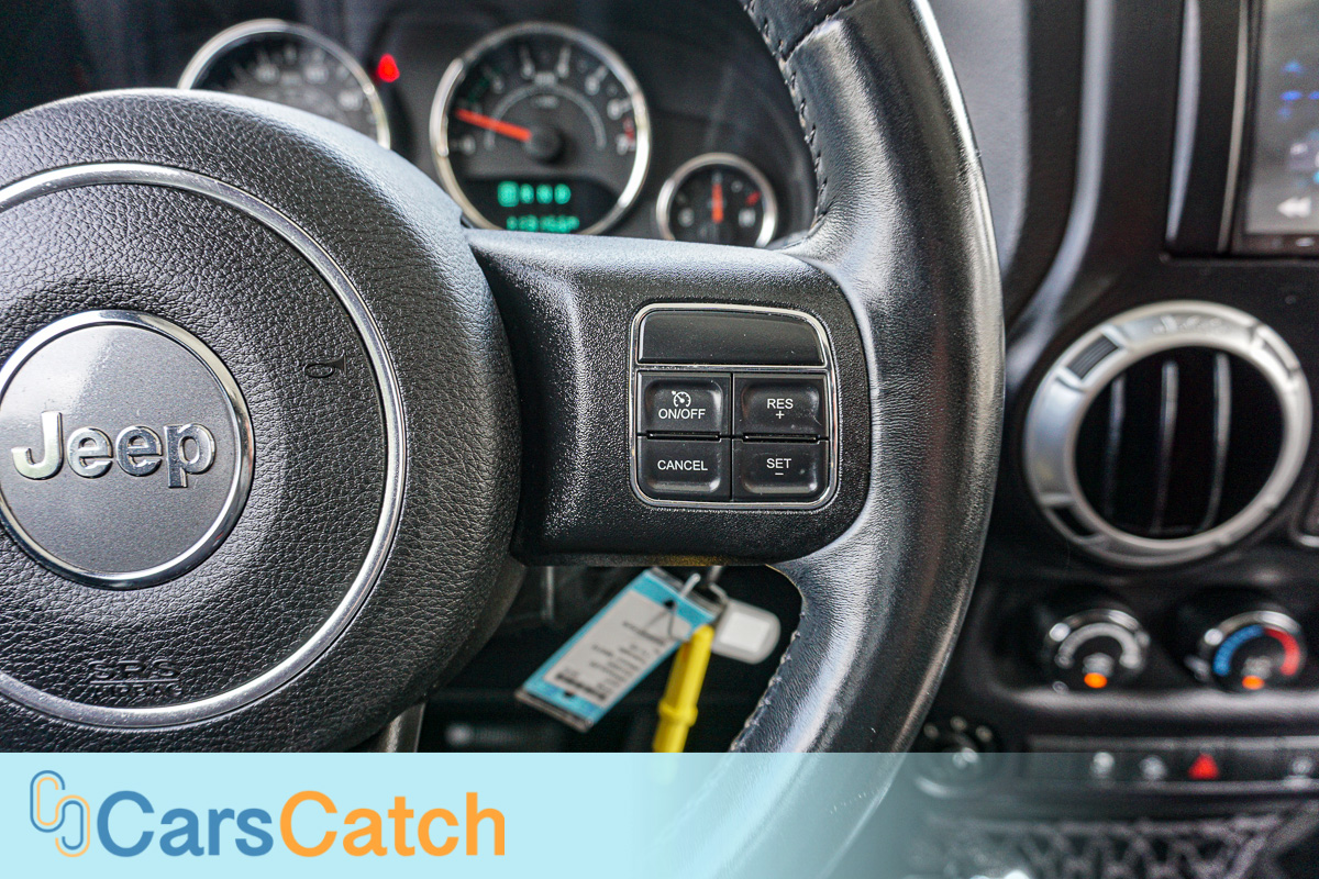 CARSCATCH - Used vehicle - SUV JEEP WRANGLER 2014