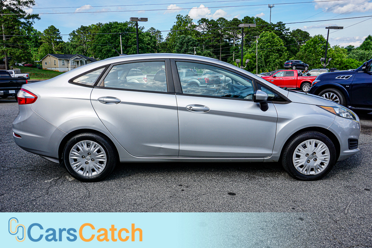CARSCATCH - Used vehicle - Sedan FORD FIESTA 2014