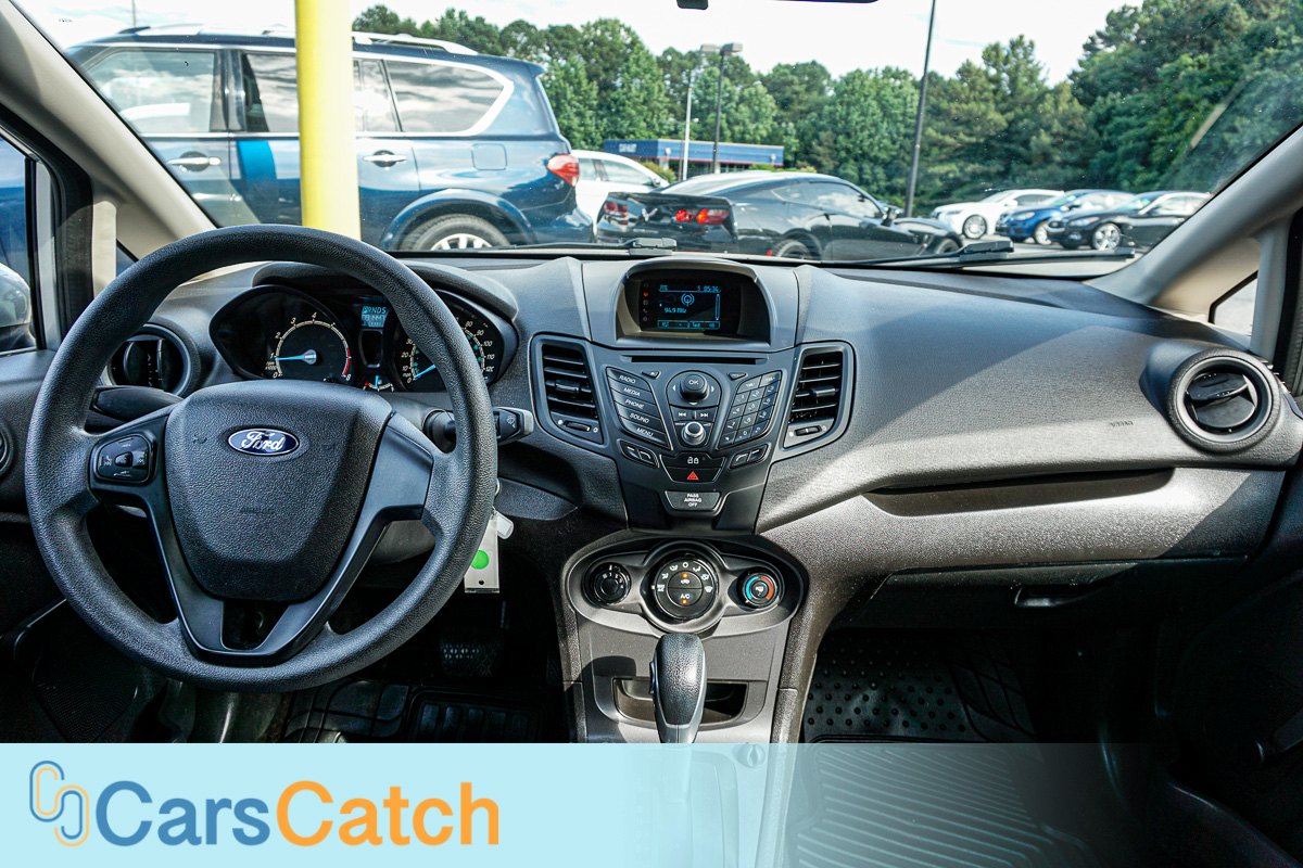 CARSCATCH - Used vehicle - Sedan FORD FIESTA 2014