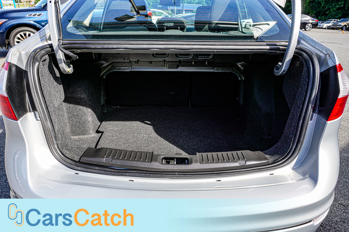 CARSCATCH - Used vehicle - Sedan FORD FIESTA 2014