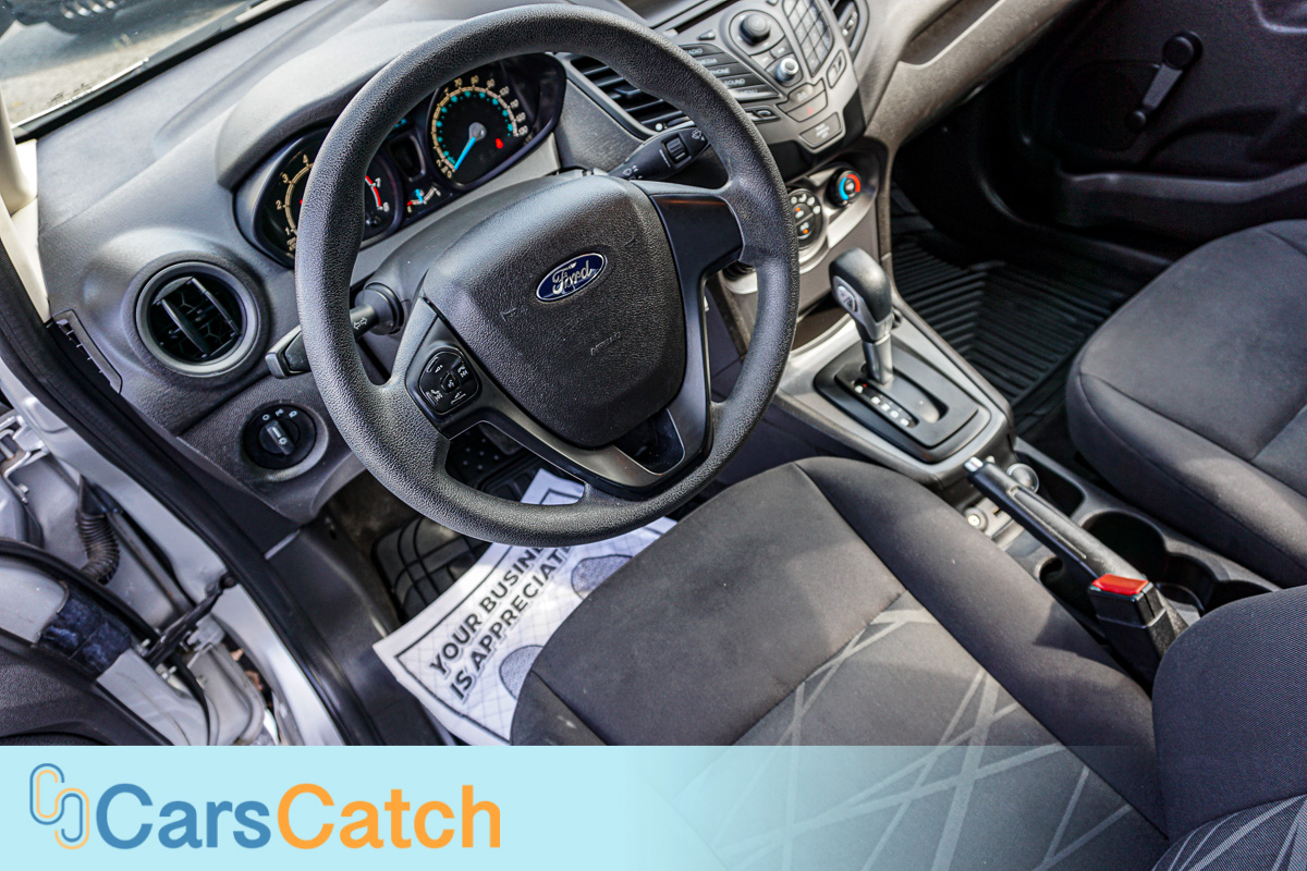CARSCATCH - Used vehicle - Sedan FORD FIESTA 2014
