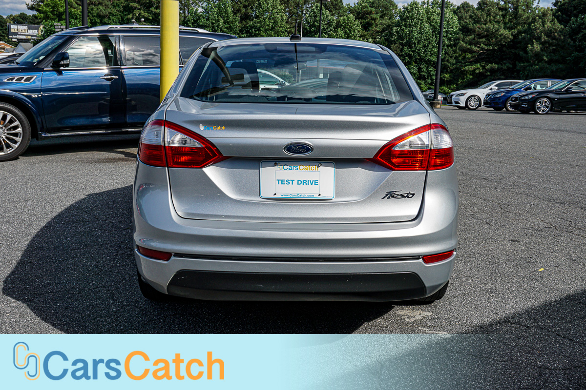 CARSCATCH - Used vehicle - Sedan FORD FIESTA 2014