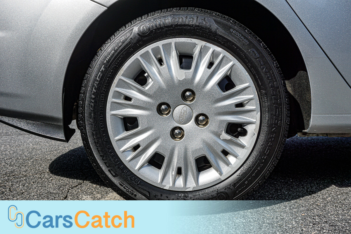 CARSCATCH - Used vehicle - Sedan FORD FIESTA 2014