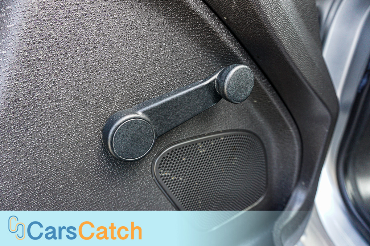 CARSCATCH - Used vehicle - Sedan FORD FIESTA 2014