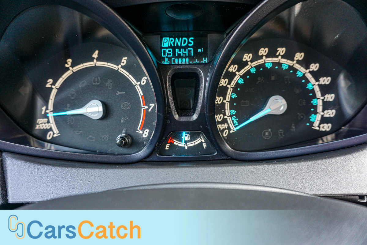 CARSCATCH - Used vehicle - Sedan FORD FIESTA 2014