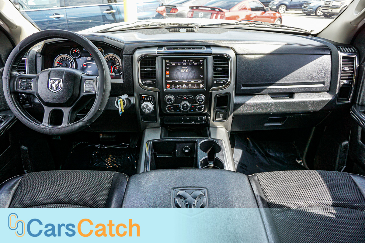 CARSCATCH - Used vehicle - Truck RAM 1500 2014