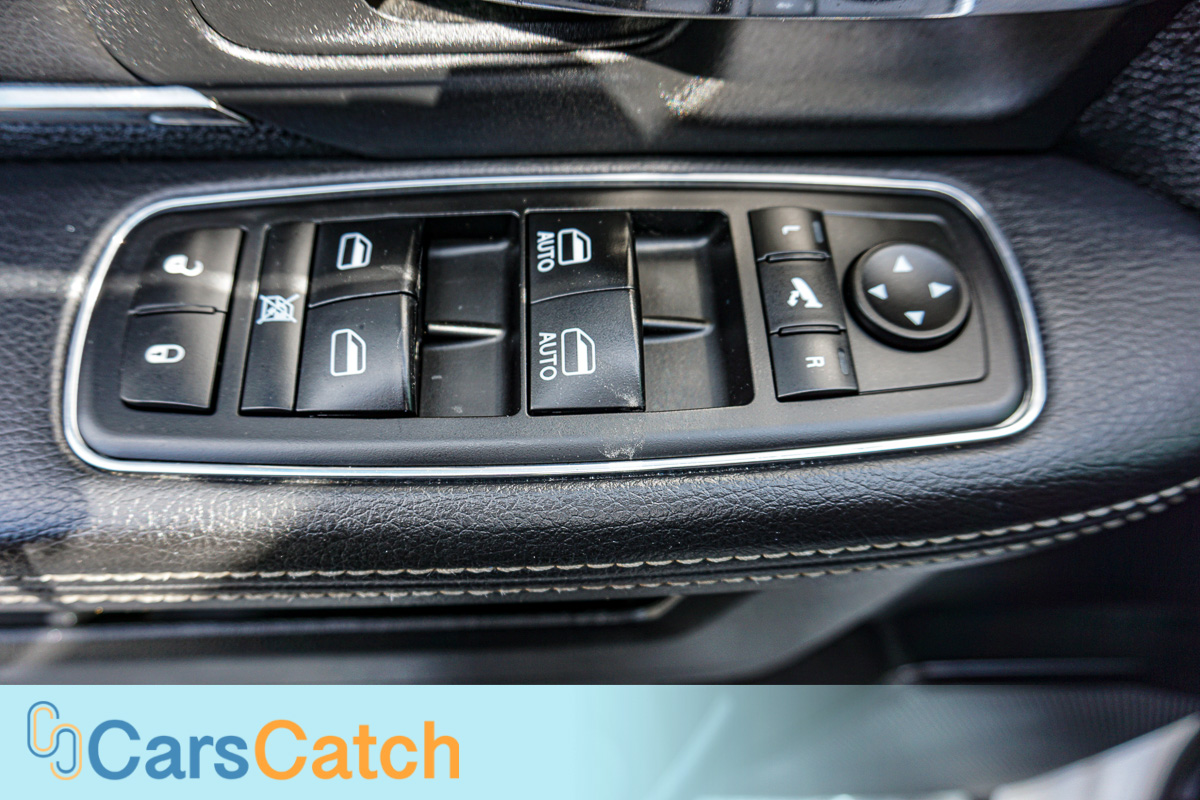 CARSCATCH - Used vehicle - Truck RAM 1500 2014