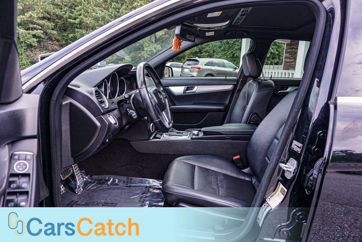 CARSCATCH - Used vehicle - Sedan MERCEDES-BENZ C-CLASS 2012