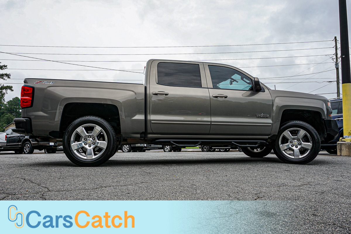 CARSCATCH - Used vehicle - Truck CHEVROLET SILVERADO 1500 2017