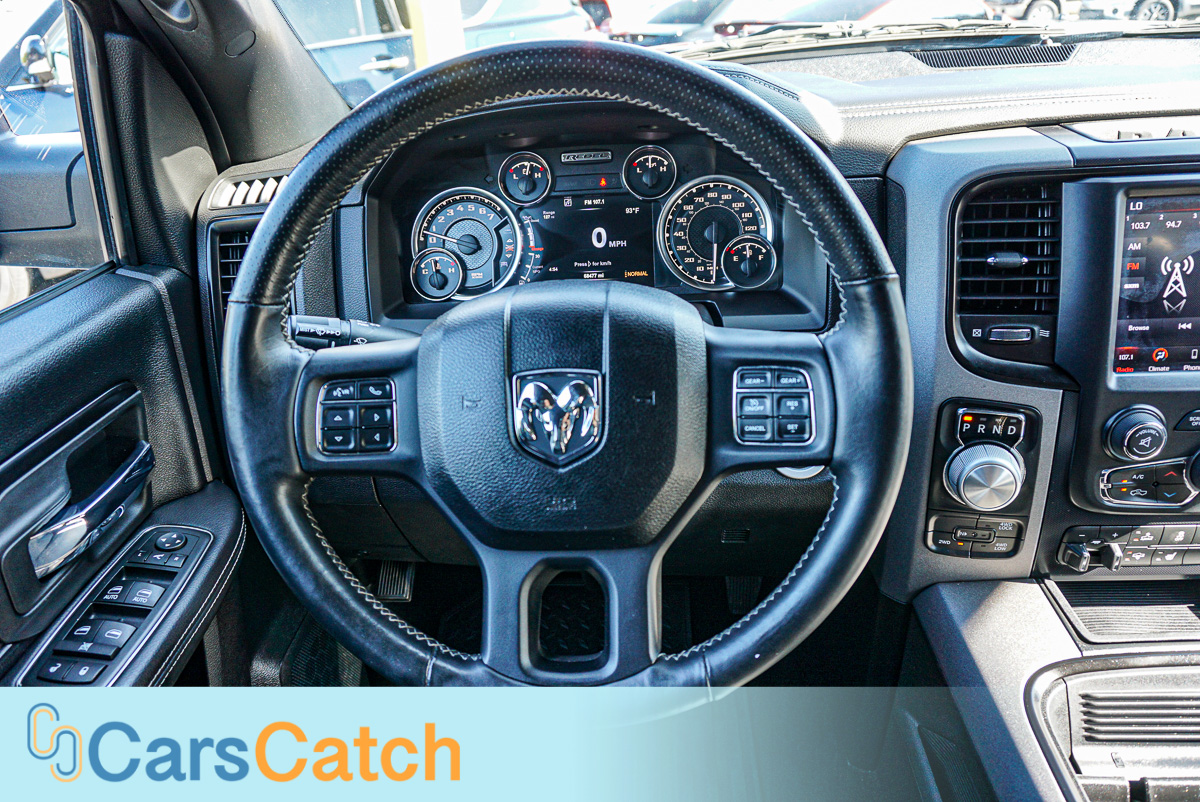CARSCATCH - Used vehicle - Truck RAM 1500 2018