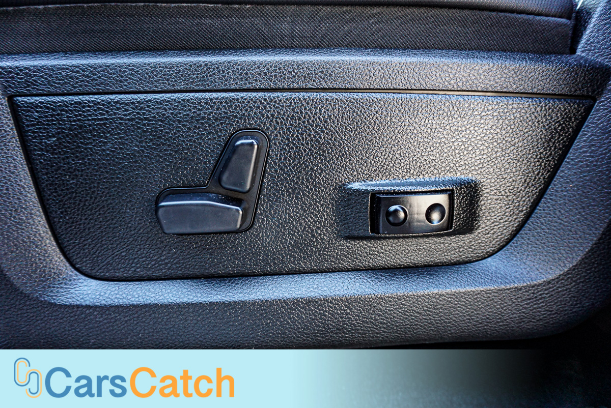 CARSCATCH - Used vehicle - Truck RAM 1500 2018