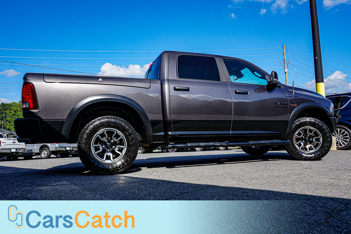 CARSCATCH - Used vehicle - Truck RAM 1500 2018
