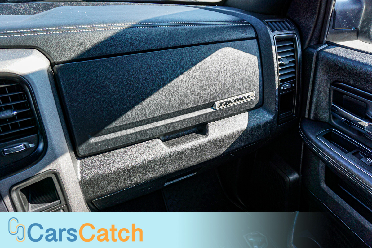 CARSCATCH - Used vehicle - Truck RAM 1500 2018