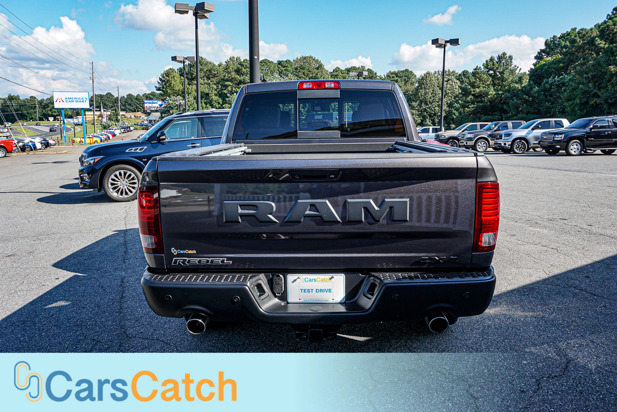 CARSCATCH - Used vehicle - Truck RAM 1500 2018