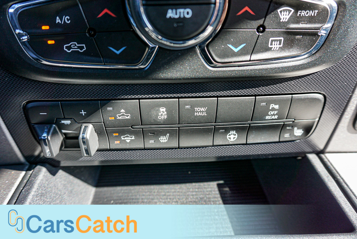 CARSCATCH - Used vehicle - Truck RAM 1500 2018