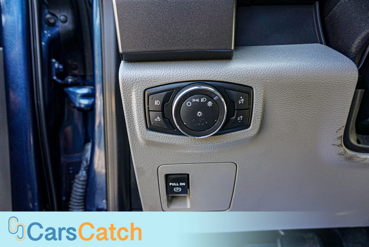 CARSCATCH - Used vehicle - Truck FORD F-150 2018