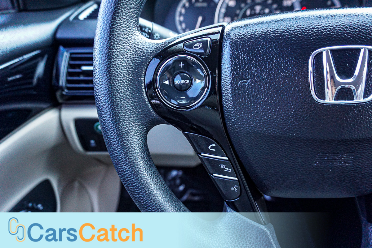 CARSCATCH - Used vehicle - Sedan HONDA ACCORD 2016