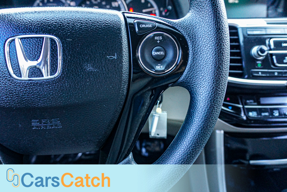 CARSCATCH - Used vehicle - Sedan HONDA ACCORD 2016