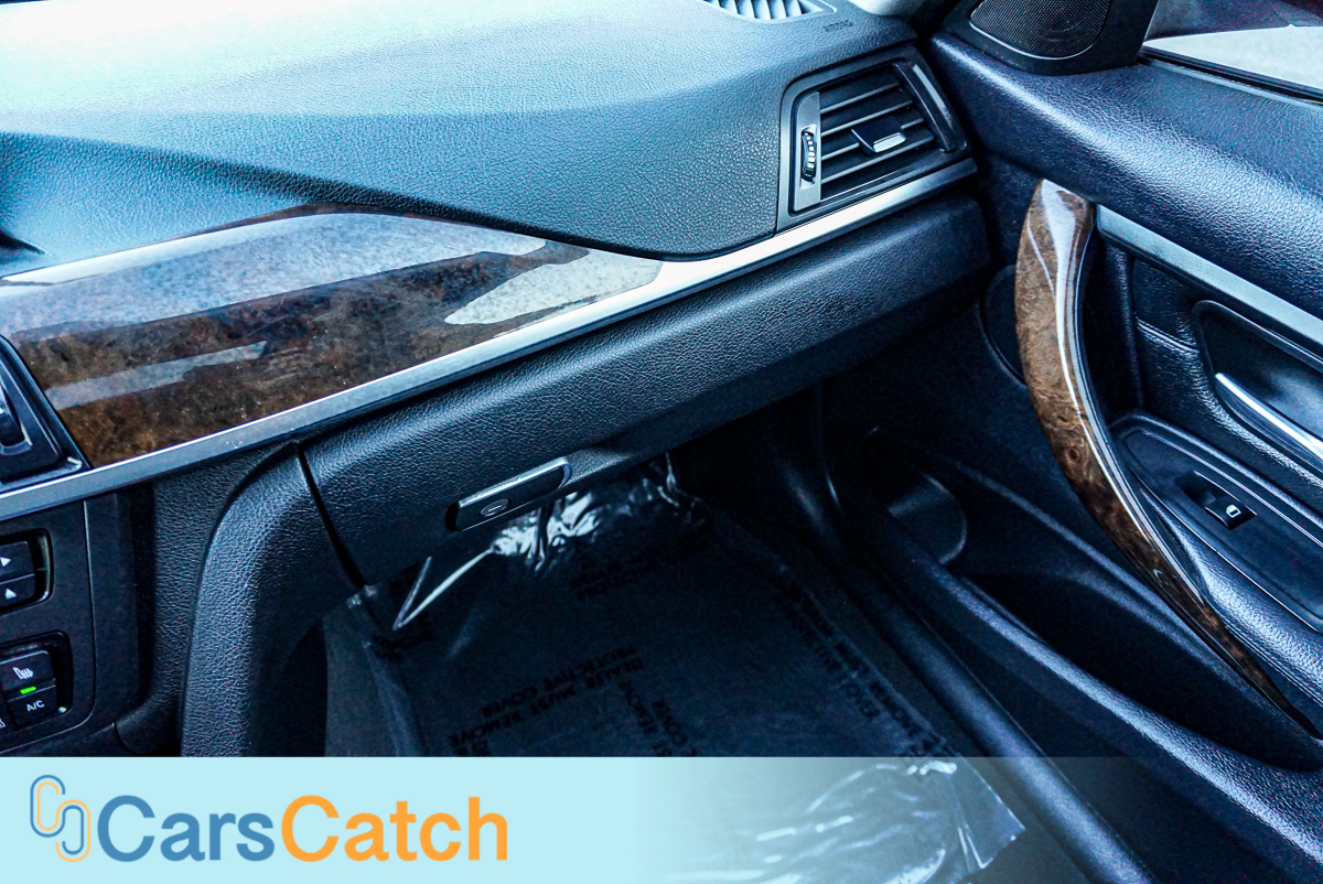 CARSCATCH - Used vehicle - Sedan BMW 3 SERIES 2014