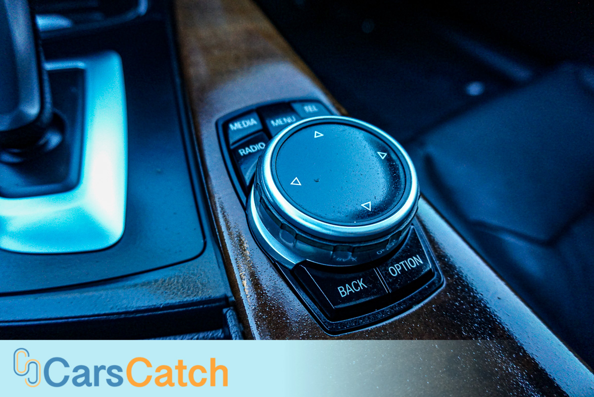 CARSCATCH - Used vehicle - Sedan BMW 3 SERIES 2014