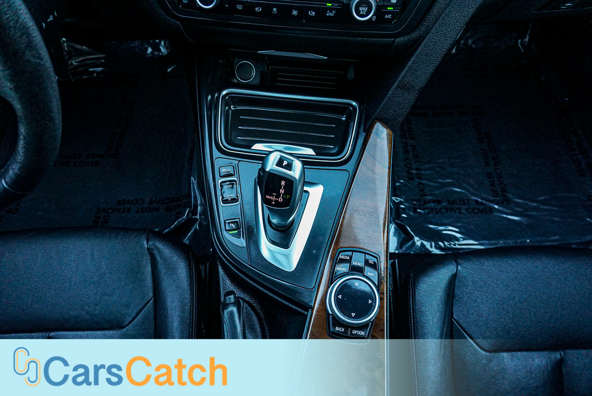 CARSCATCH - Used vehicle - Sedan BMW 3 SERIES 2014