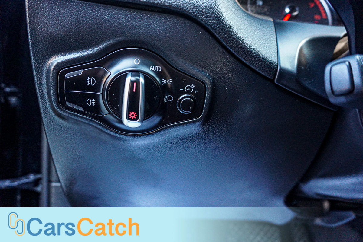 CARSCATCH - Used vehicle - SUV AUDI Q5 2015