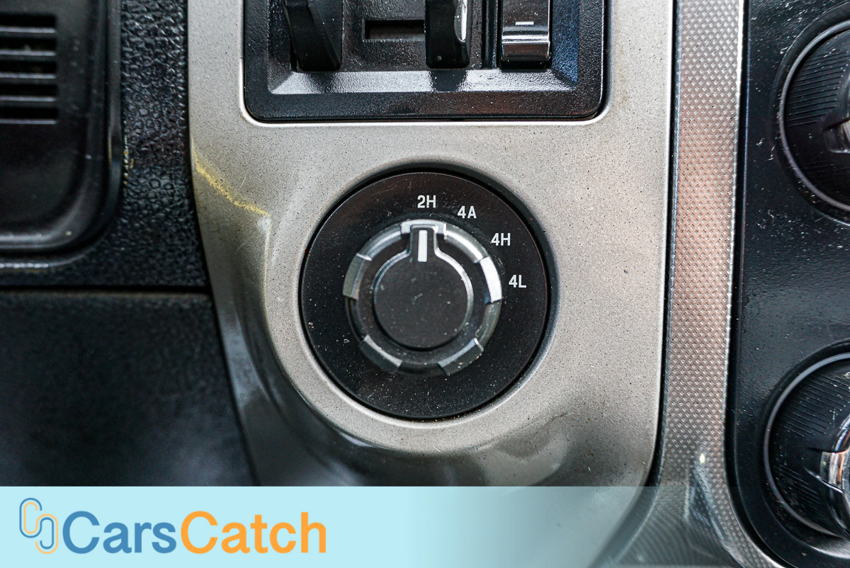 CARSCATCH - Used vehicle - SUV FORD EXPEDITION 2015