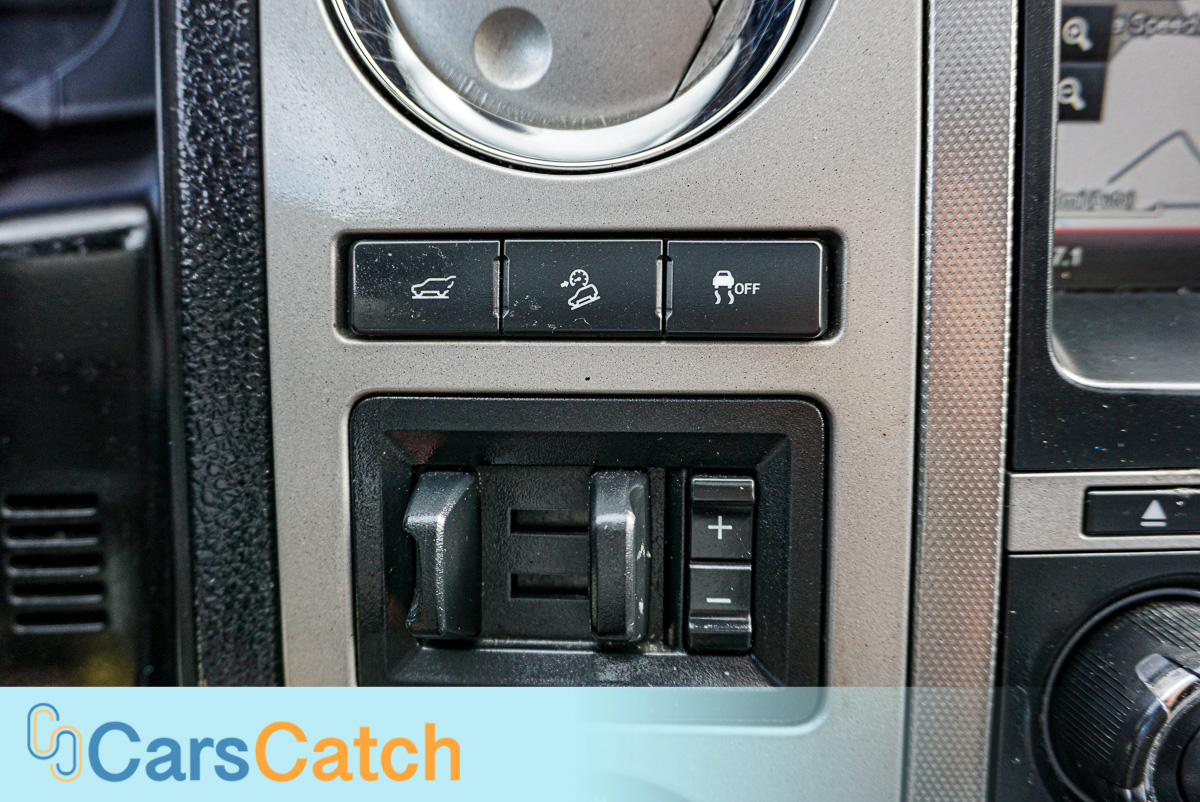 CARSCATCH - Used vehicle - SUV FORD EXPEDITION 2015