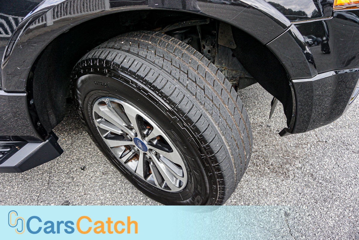 CARSCATCH - Used vehicle - SUV FORD EXPEDITION 2015