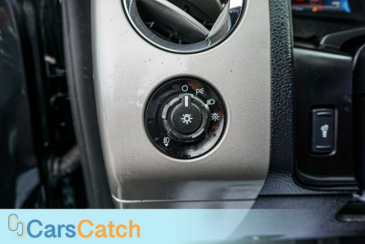 CARSCATCH - Used vehicle - SUV FORD EXPEDITION 2015