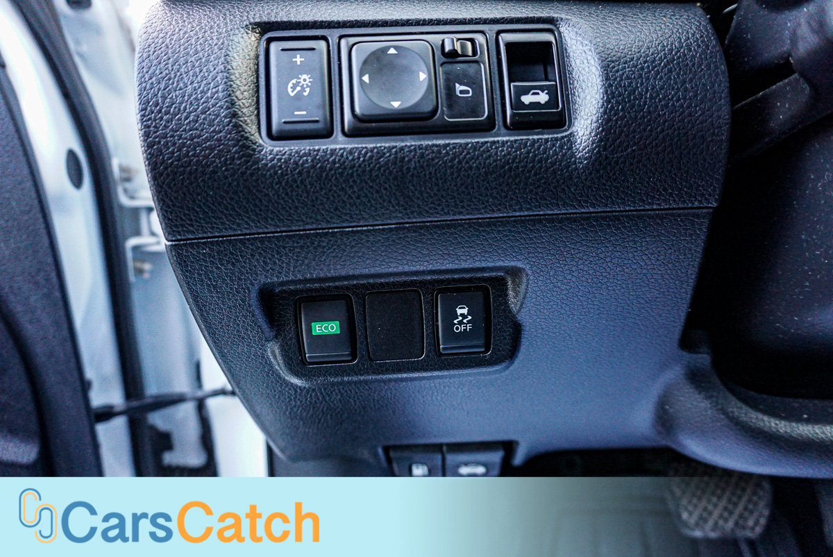 CARSCATCH - Used vehicle - Sedan NISSAN SENTRA 2019