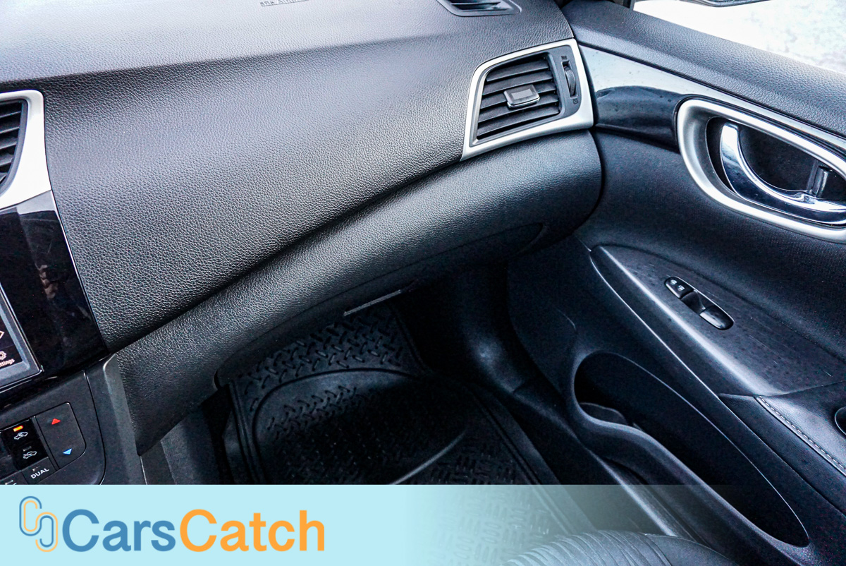 CARSCATCH - Used vehicle - Sedan NISSAN SENTRA 2019