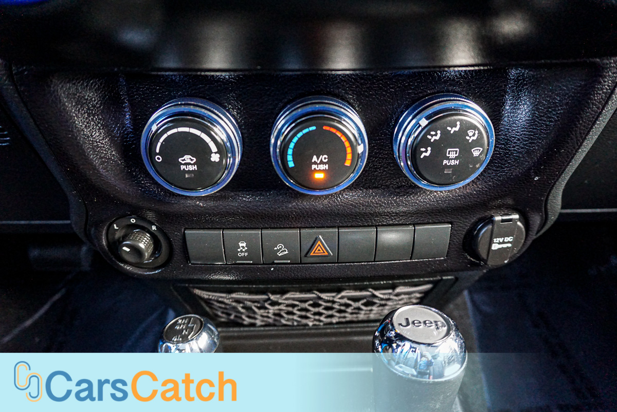 CARSCATCH - Used vehicle - SUV JEEP WRANGLER UNLIMITED 2015