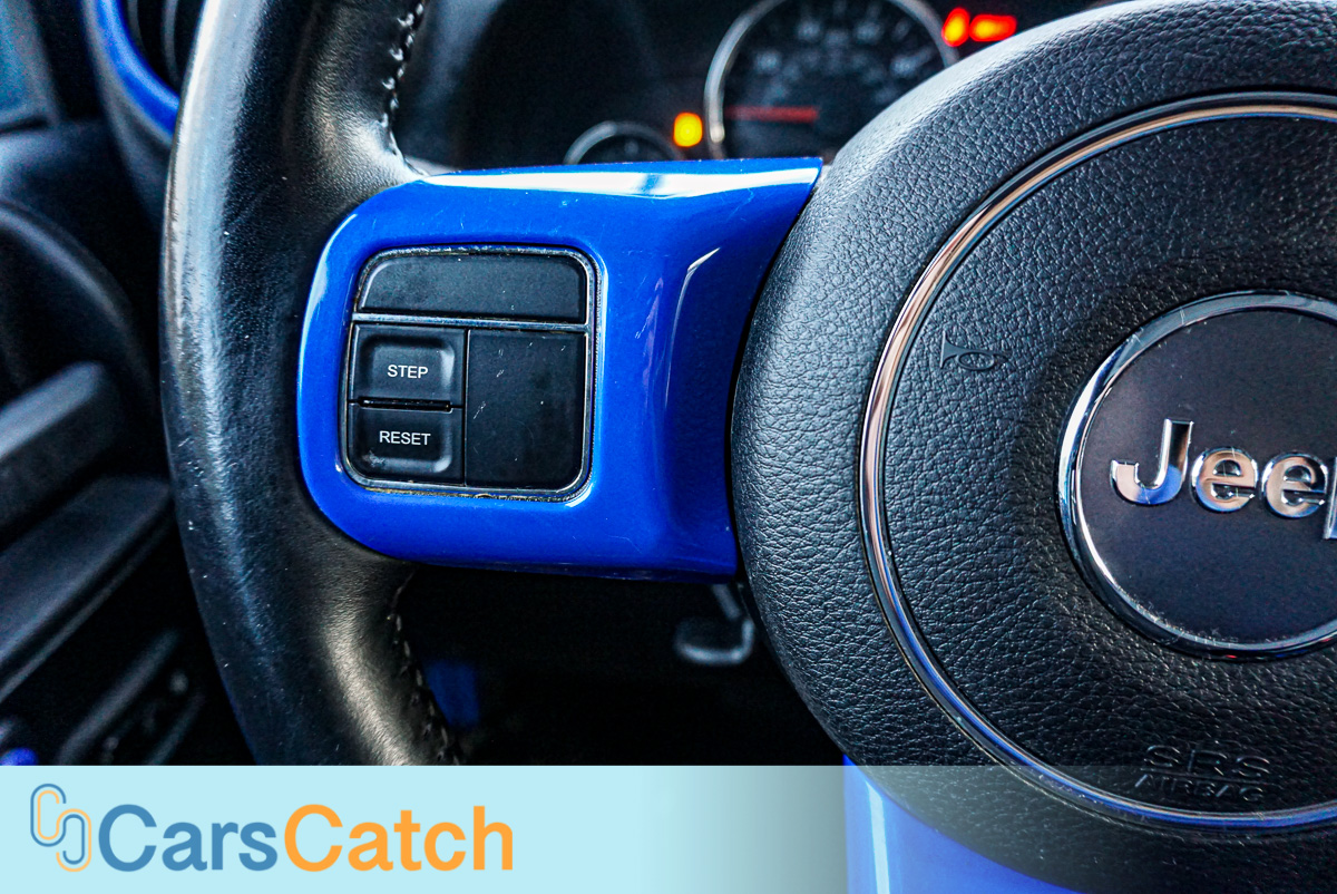 CARSCATCH - Used vehicle - SUV JEEP WRANGLER UNLIMITED 2015