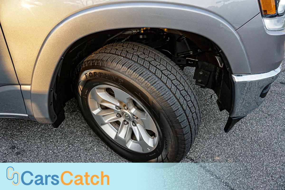 CARSCATCH - Used vehicle - Truck RAM 1500 2020