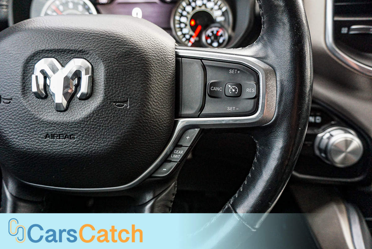 CARSCATCH - Used vehicle - Truck RAM 1500 2020